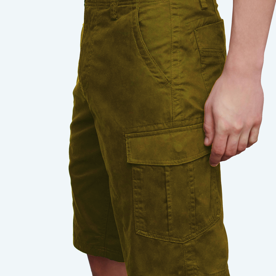 Loose men's shorts