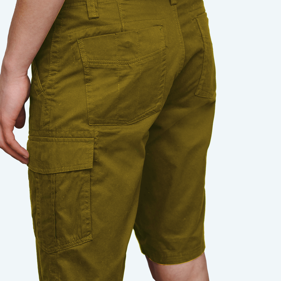 Loose men's shorts