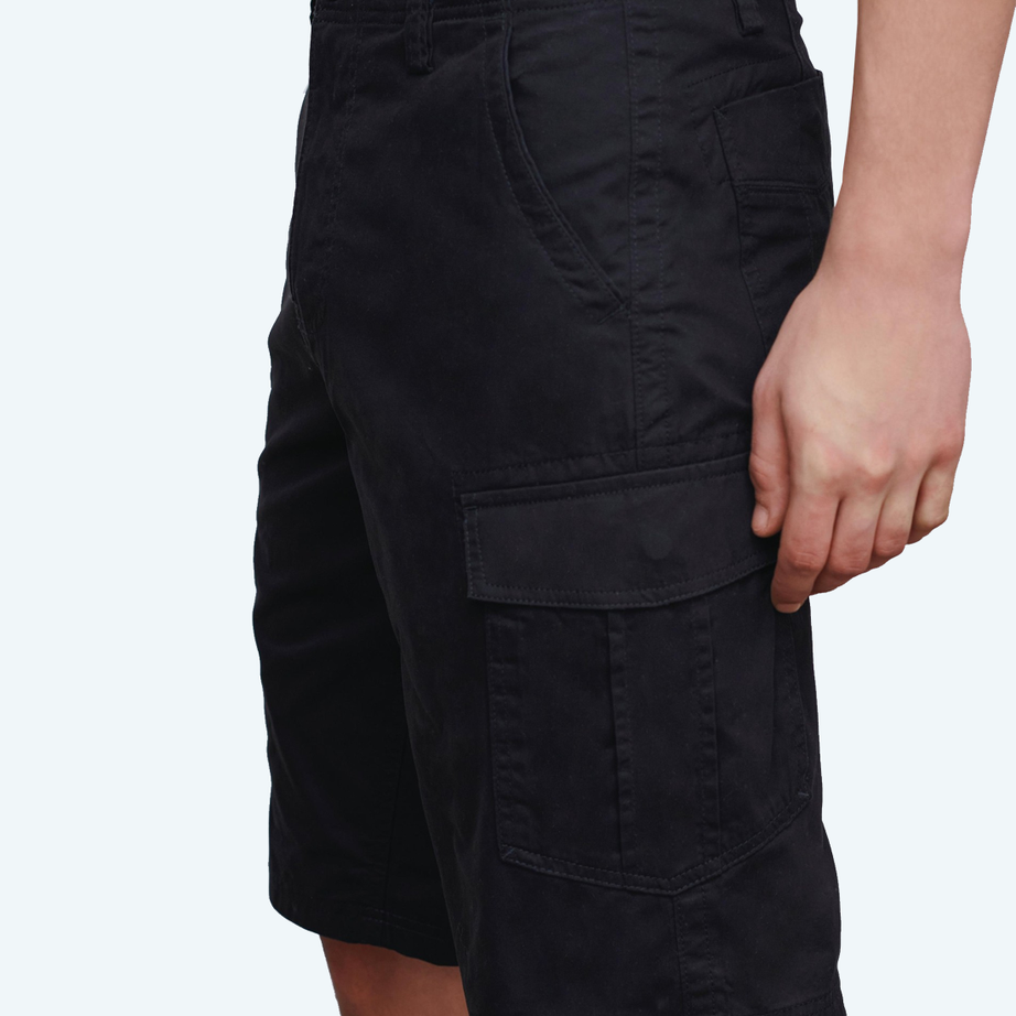 Loose men's shorts