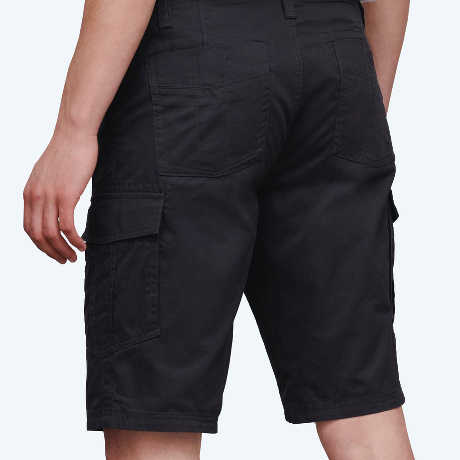 Loose men's shorts