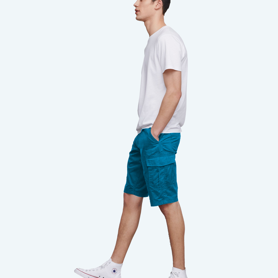 Loose men's shorts