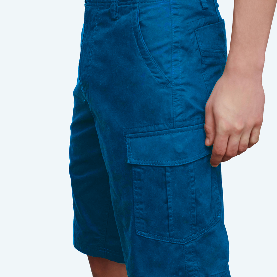 Loose men's shorts